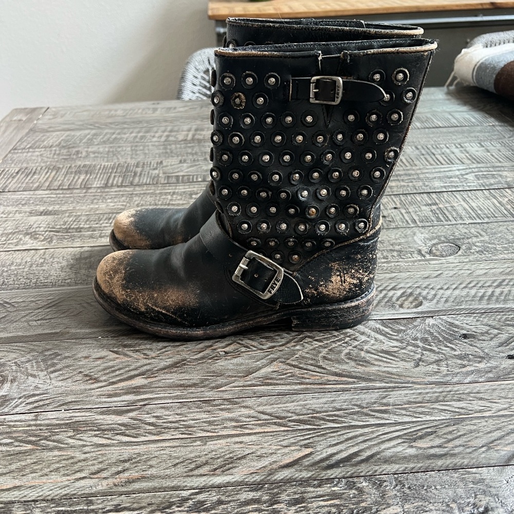 Frye Black Leather Boots with Silver Studs distressed some all over wear size 8 - Picture 12 of 16